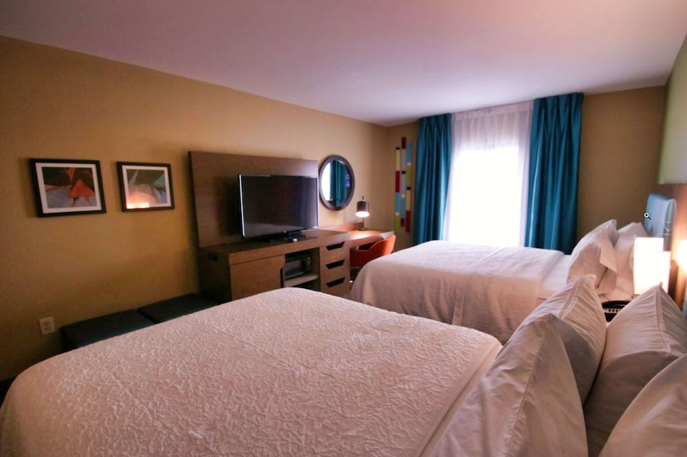 Room, 2 Queen Beds, Non Smoking - Photo 1