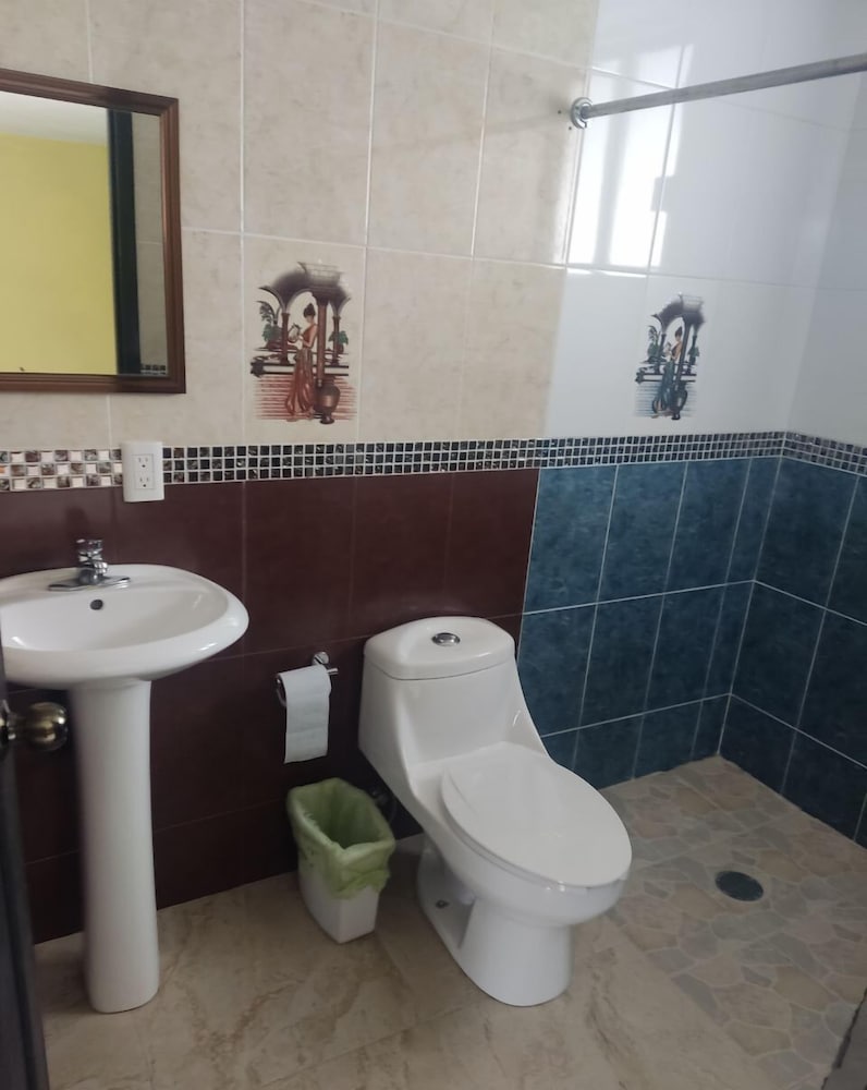 Classic Triple Room, Balcony, City View photo 2