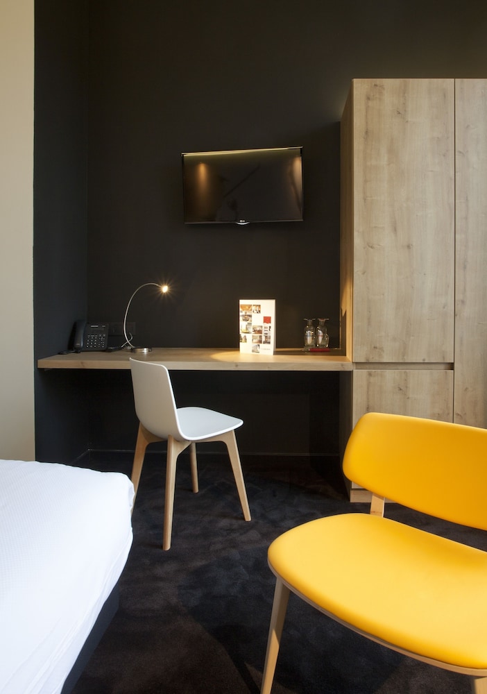 Standard Double or Twin Room photo 3