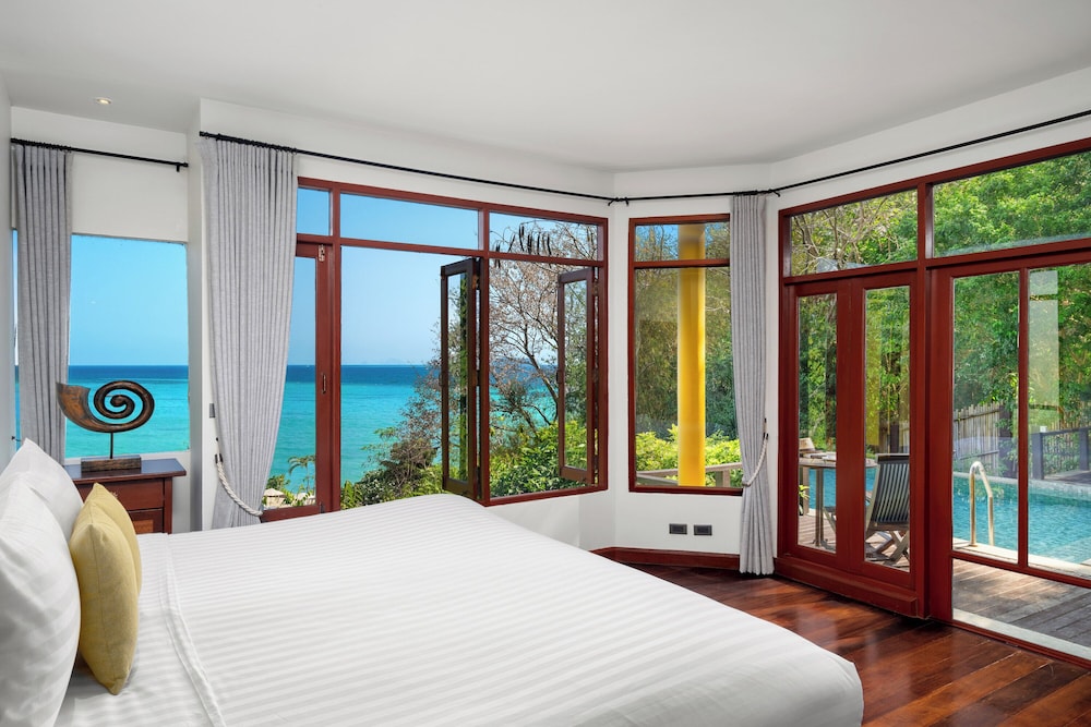 2 Bedroom Oceanview Hillside Pool Villa - Photo 8