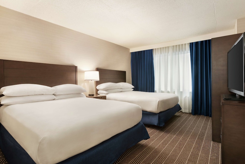 Suite, 2 Queen Beds, Accessible (Mobility & Hearing, Roll-in Shower)
