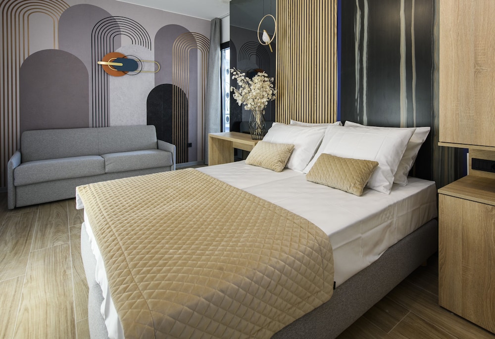 Superior Room, Partial Sea View photo 1