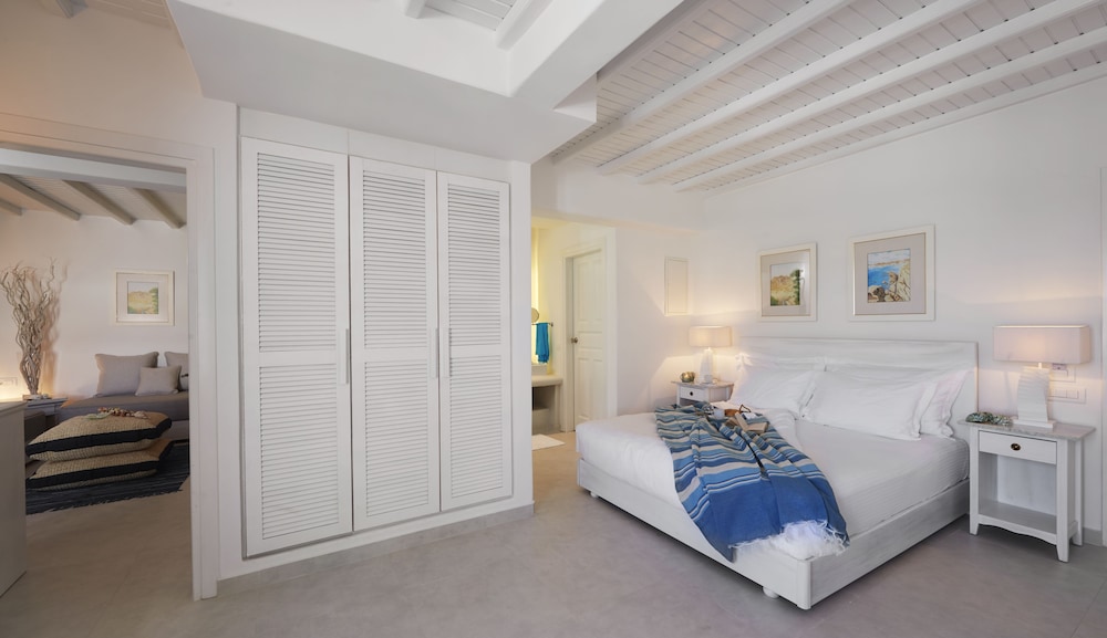 Harmony Suite Sea View (4 pax)