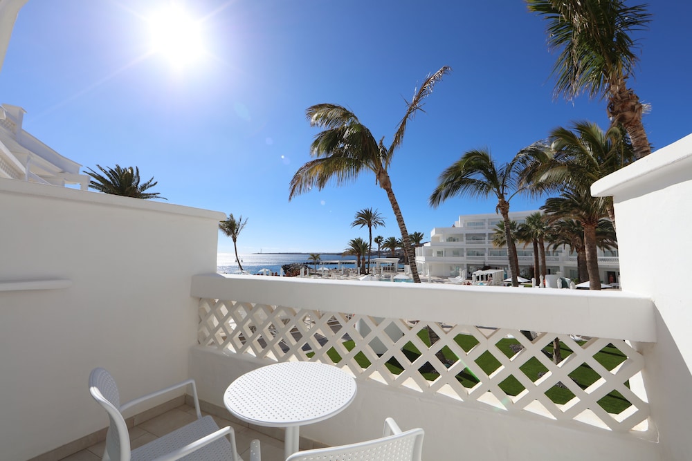Standard Room, Connecting Rooms, Partial Sea View (2 Adults & 2 Children)