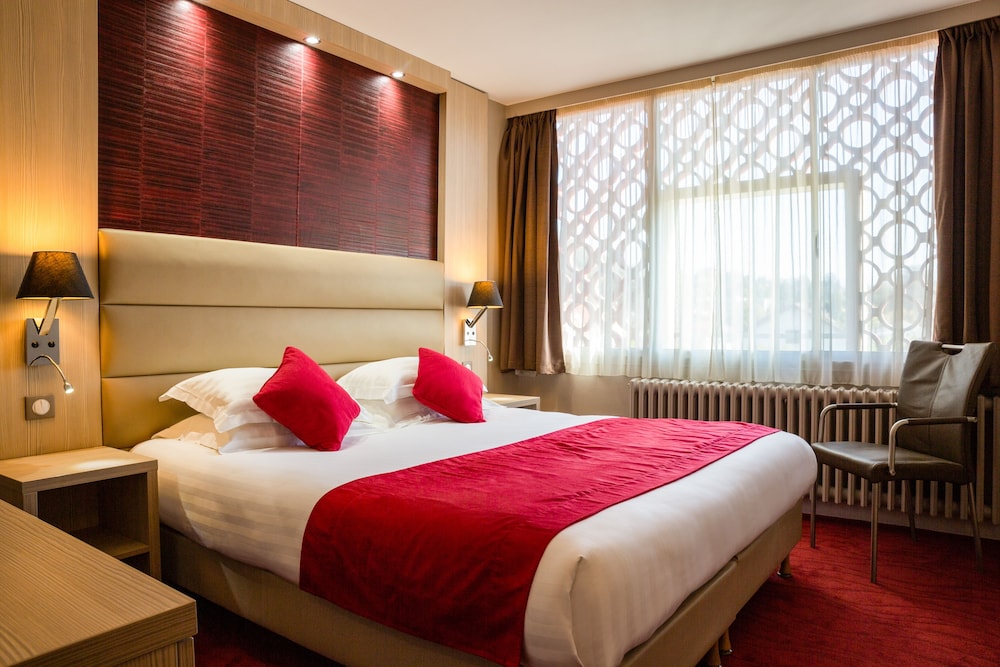 Deluxe Double or Twin Room - Photo 10