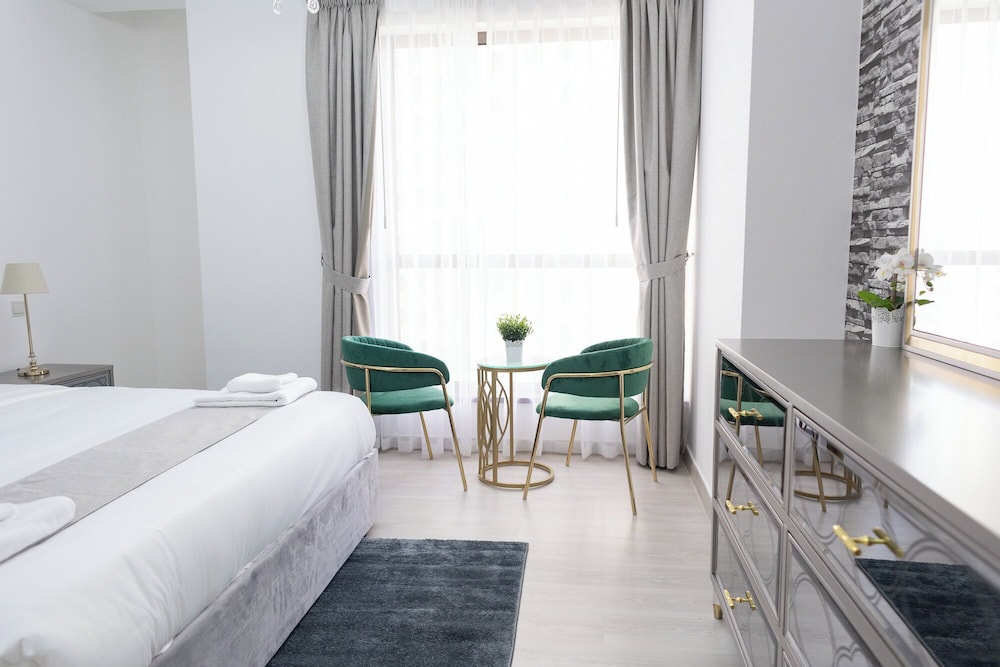 Deluxe Apartment, 3 Bedrooms, Balcony, Marina View photo 3