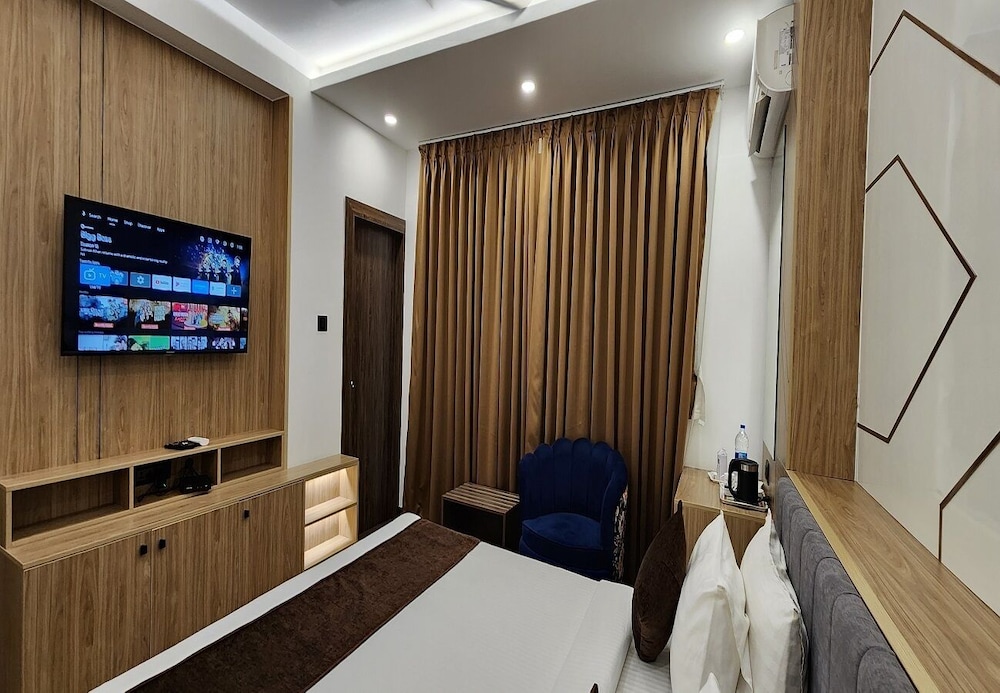 Deluxe Room - Photo 4