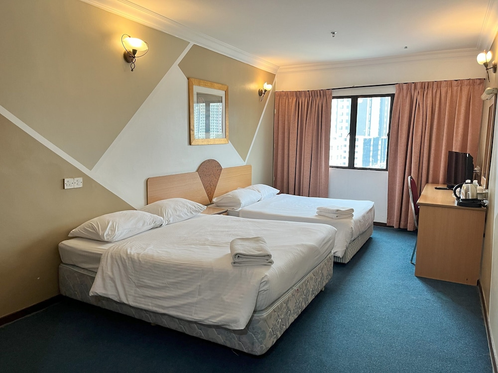 Superior Quadruple Room, 1 Bedroom, City View photo 2