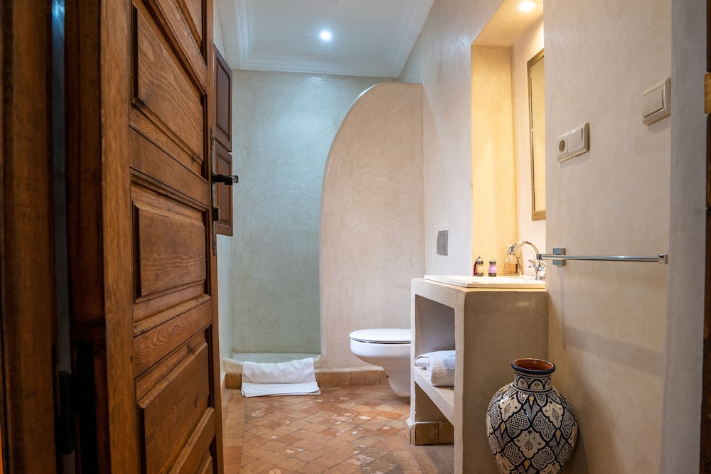 Suite - Photo 3