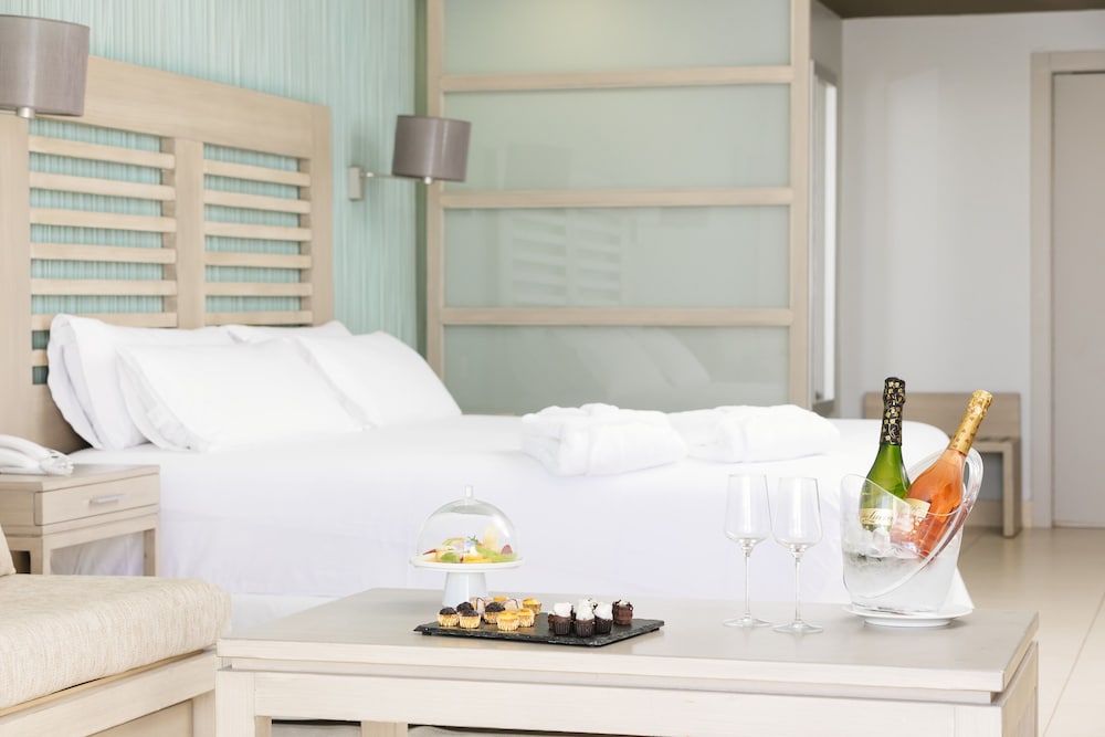 Suite (2 adults and 1 child) photo 2