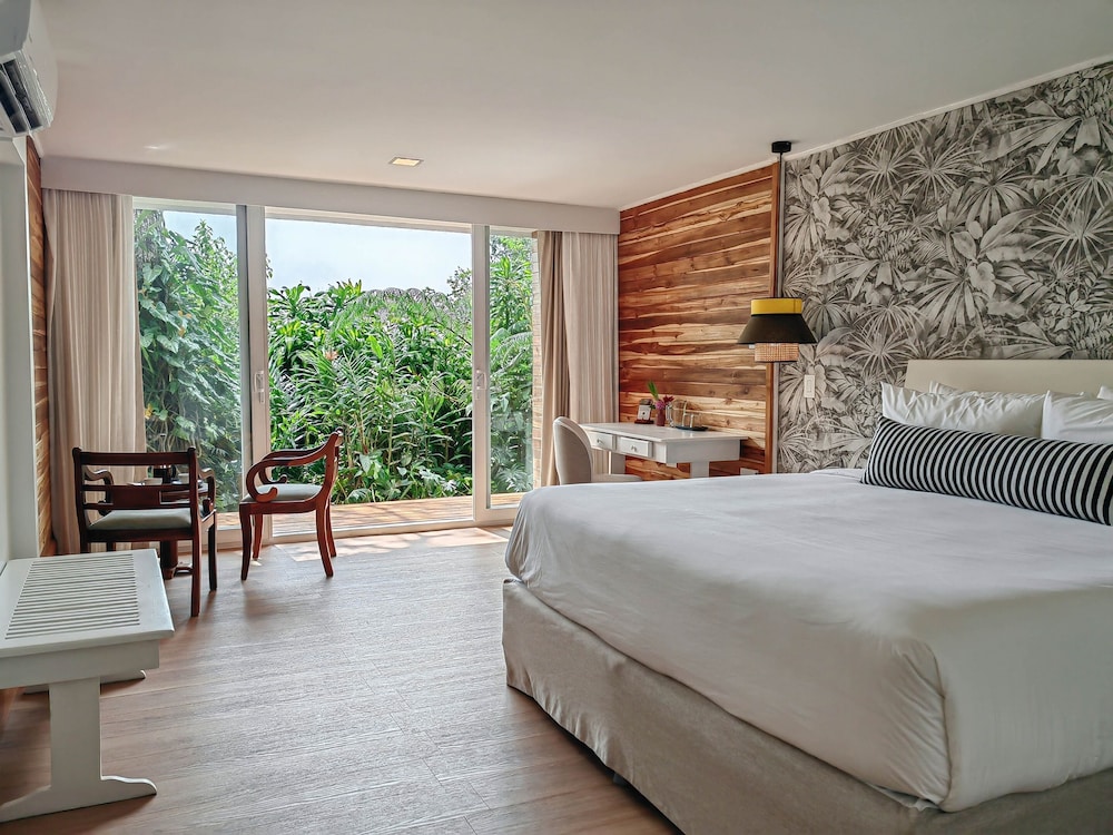 Toucanet Downstairs Rooms - 2 Queen Beds - Photo 1