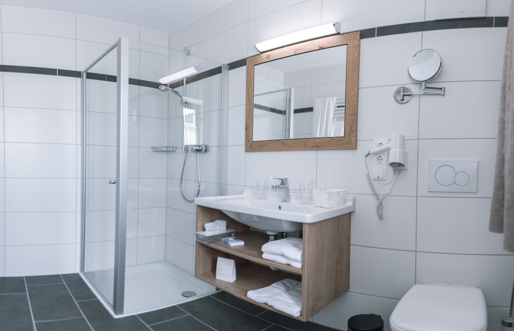 Standard Double Room Single Use photo 3