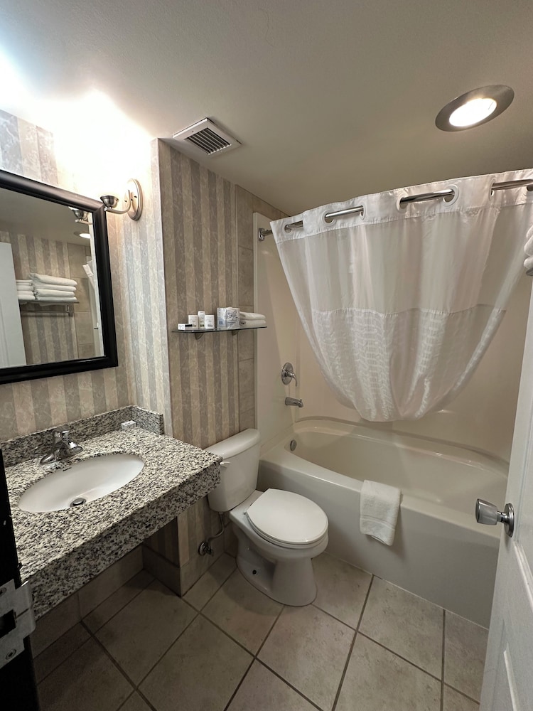 Suite, 2 Queen Beds, Non Smoking - Photo 6