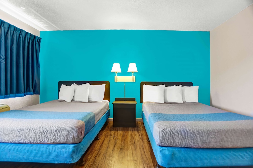 Standard Room, 2 Double Beds, Non Smoking photo 1