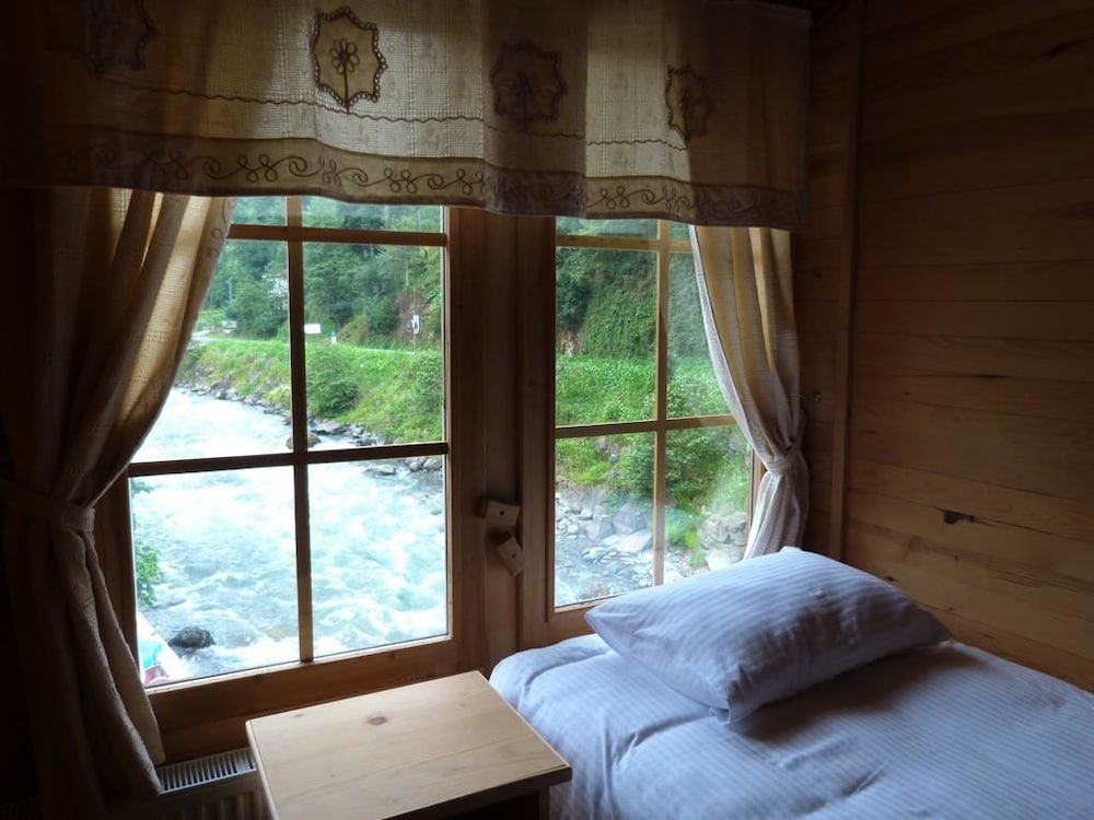 Standard Double Room Single Use, Mountain View photo 3