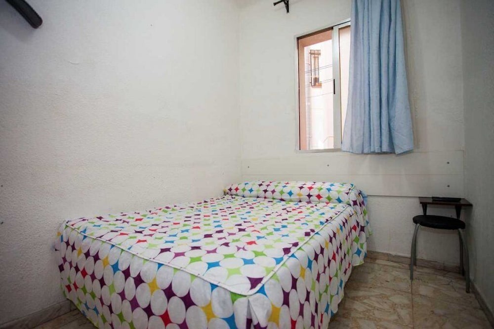 Economy Single Room, Shared Bathroom photo 2