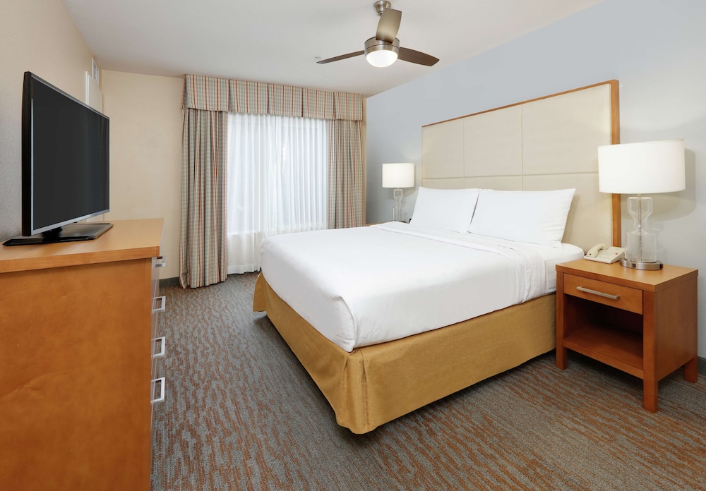 1 King, One Bedroom Suite, Hearing Accessible w/sleeper sofa