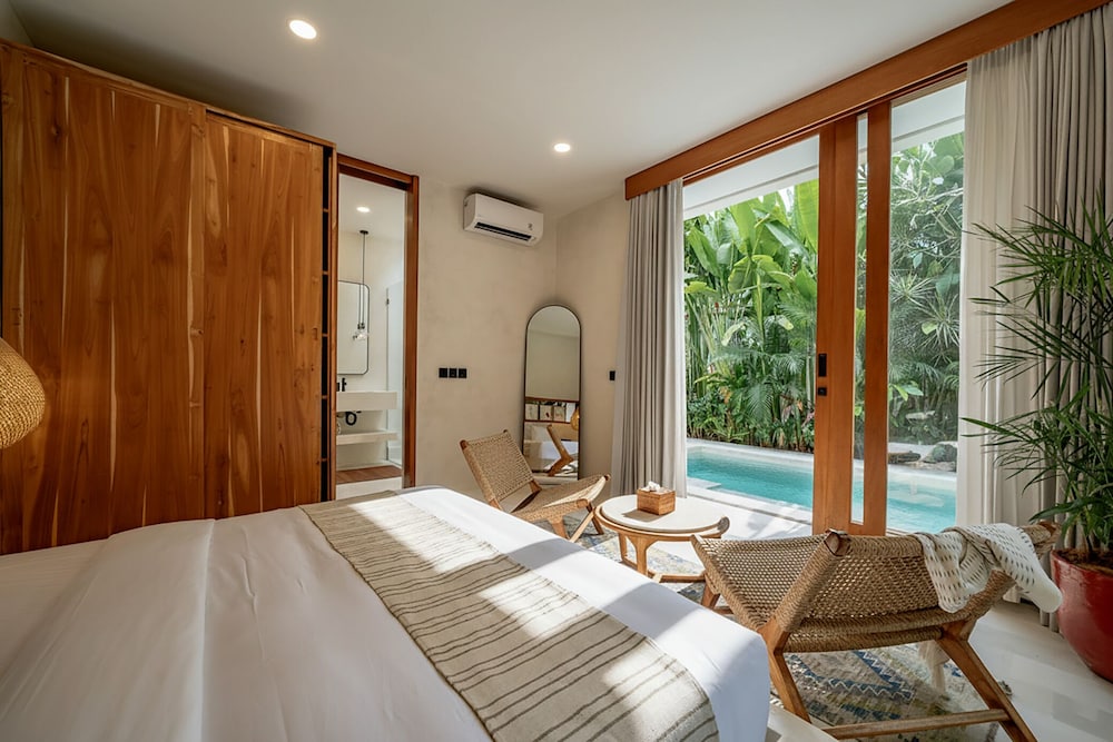 Deluxe Villa, Pool View photo 3
