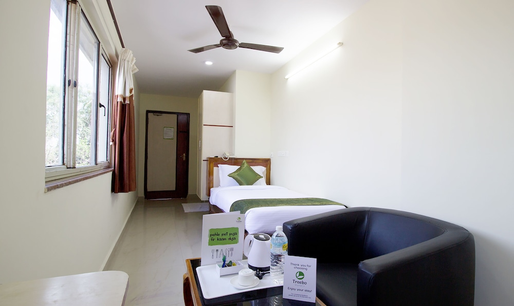 Basic Single Room, 1 Twin Bed photo 3