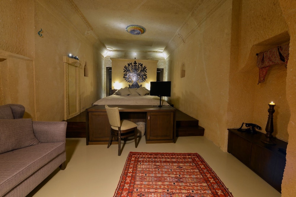 Deluxe Room, 1 King Bed photo 1