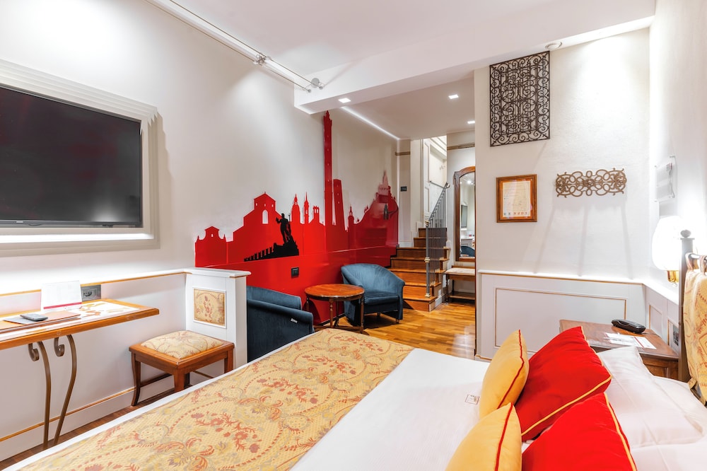 Classic Double or Twin Room - Photo 12