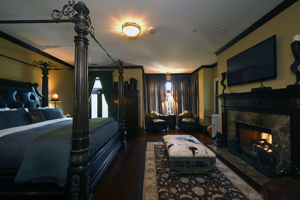 Grand Tuscan Suite