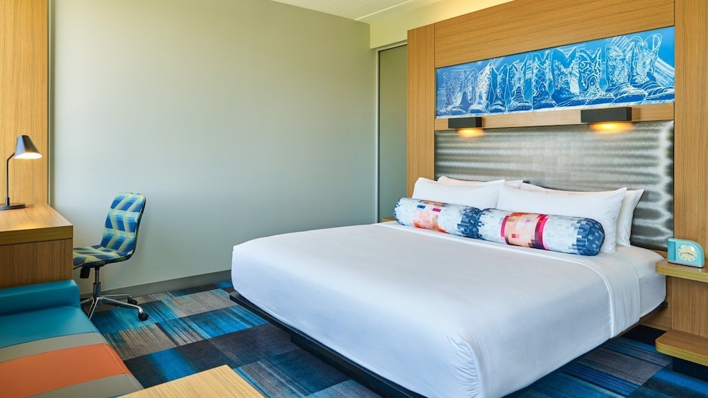 Room, 1 King Bed, Non Smoking