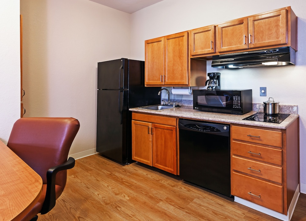 Suite, 2 Double Beds (Comm, Mobil, Trans Shwr, Tub) - Photo 3