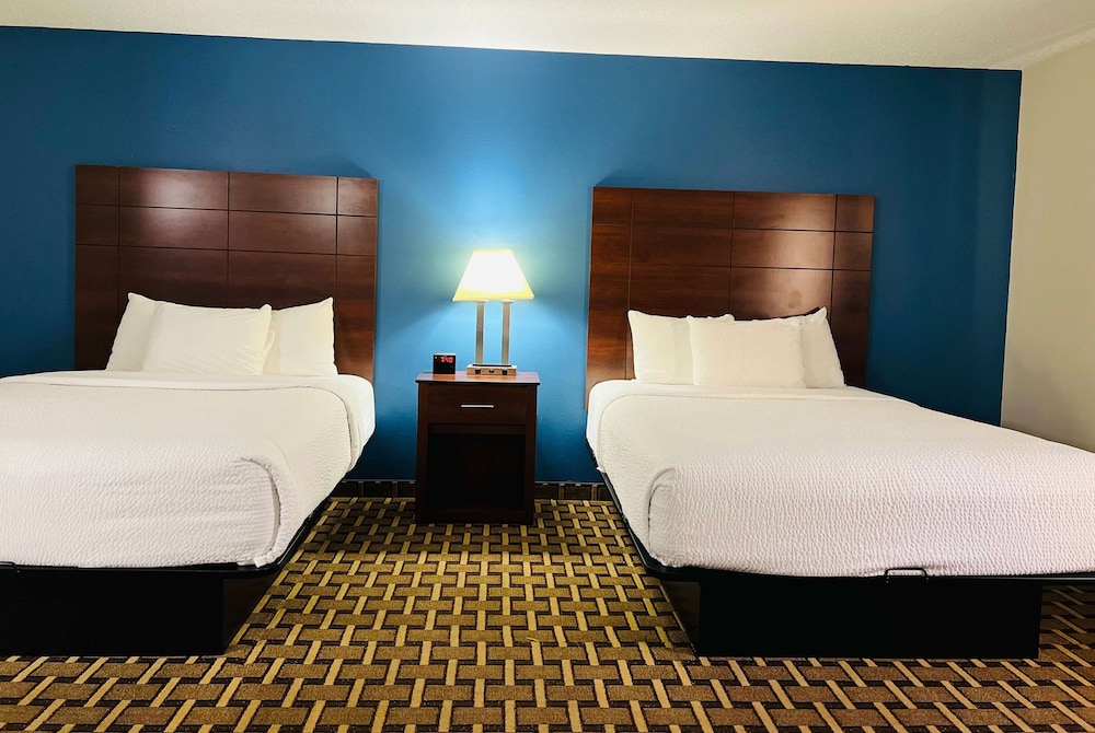 Standard Room, 2 Queen Beds photo 3