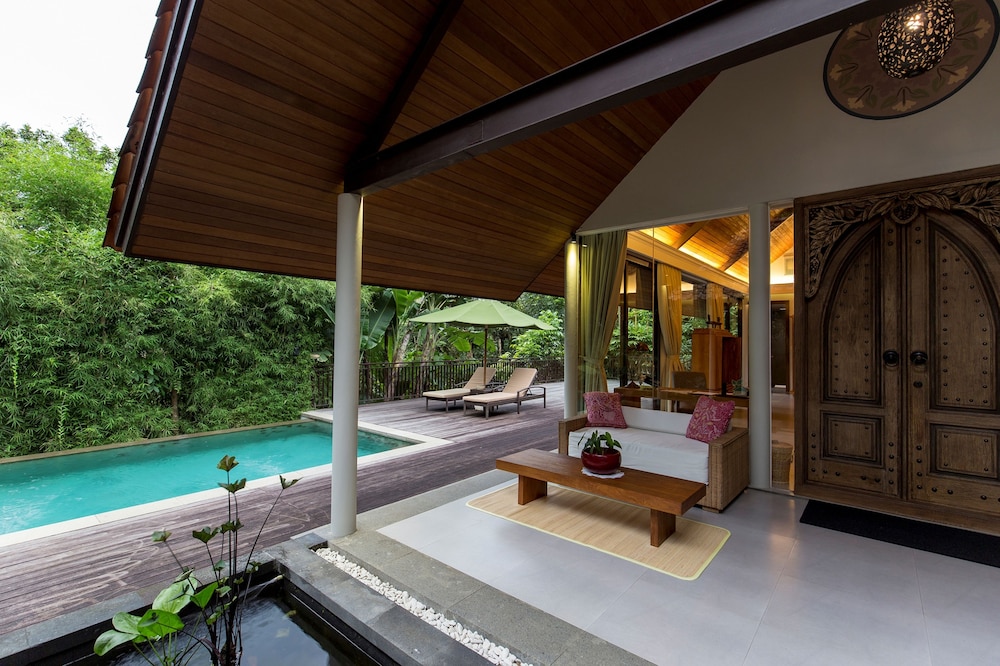 Exclusive Modern Pool Villa