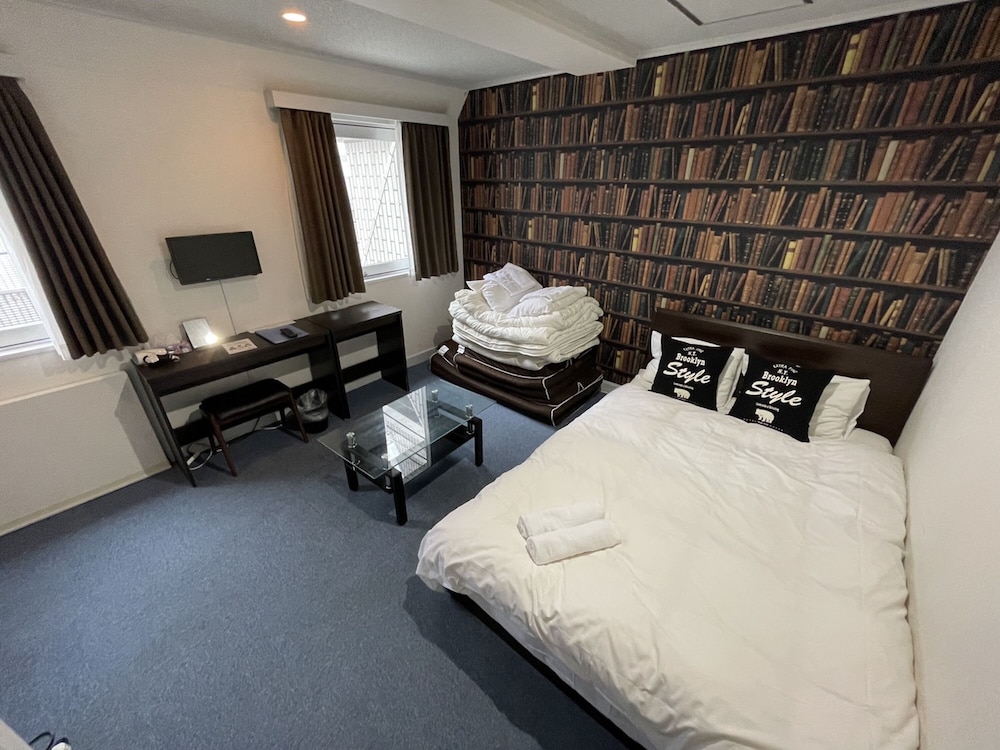 Quadruple Room, Non Smoking (1 Double, 1 Sofa Bed, and 1 Futon) photo 1