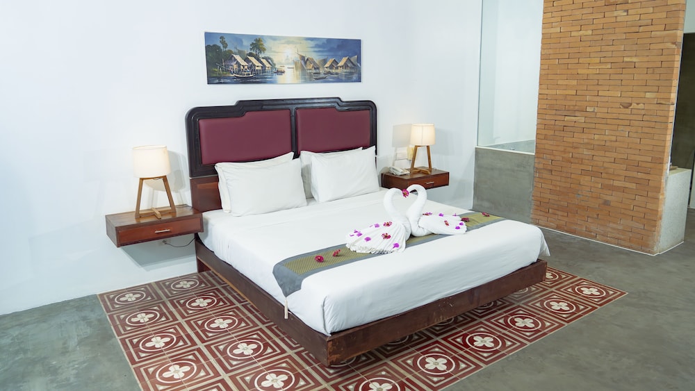 Infinity Poolside Signature Suite - Photo 1