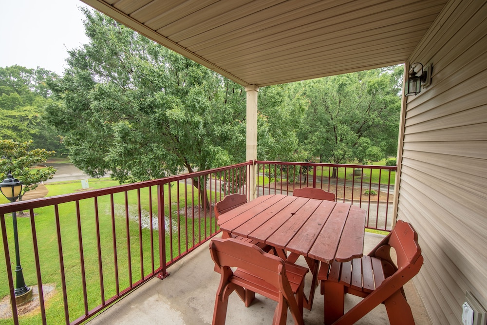 Villa, 2 Bedrooms (Lodge, 1 King & 1 Queen Bed) photo 2