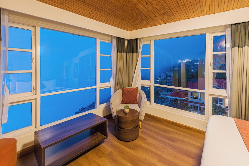 Family view Room with Balcony photo 2