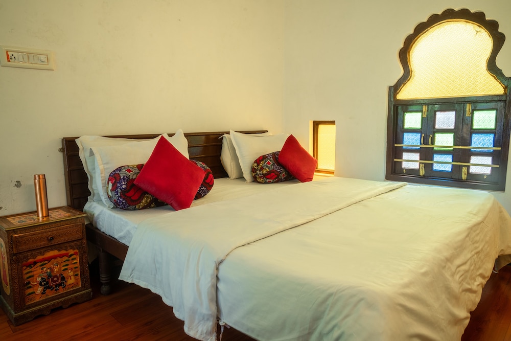 Deluxe Room - Photo 8