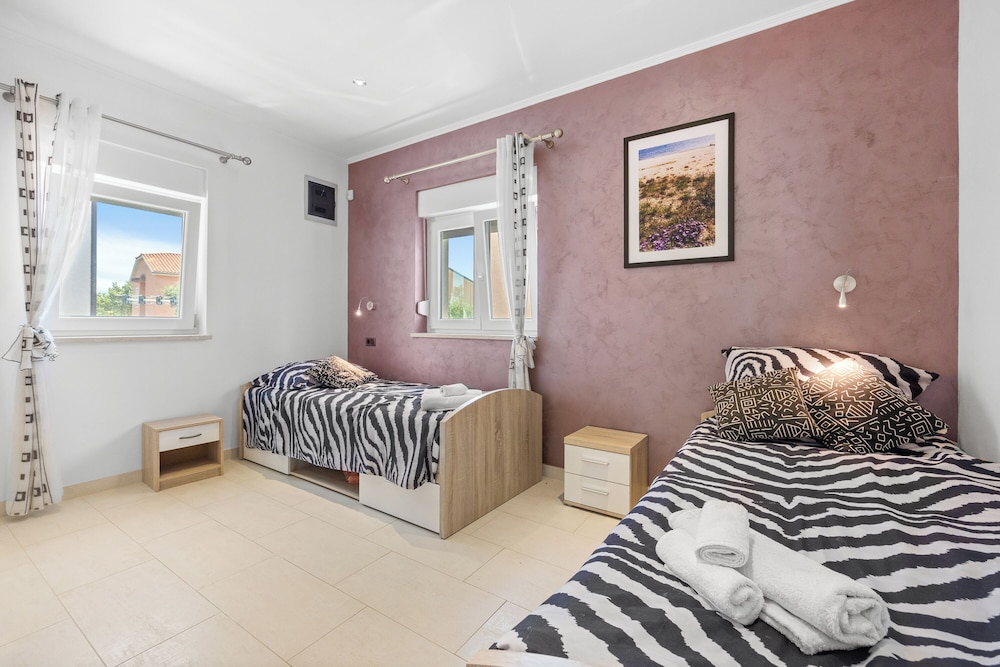 Honeymoon Villa, Multiple Bedrooms (Villa Bianco Nero)