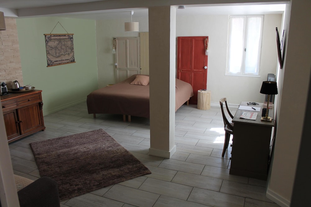 Superior Double Room, Garden View (Chambre Peintre) photo 1