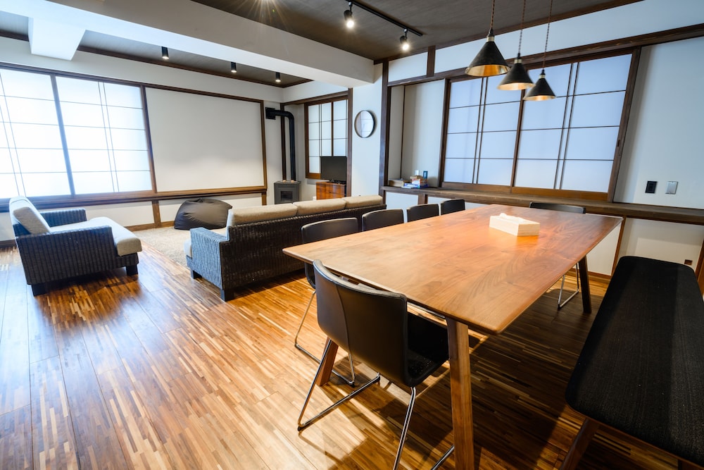 Tanuki 2 Bedroom Apartment L3 photo 3
