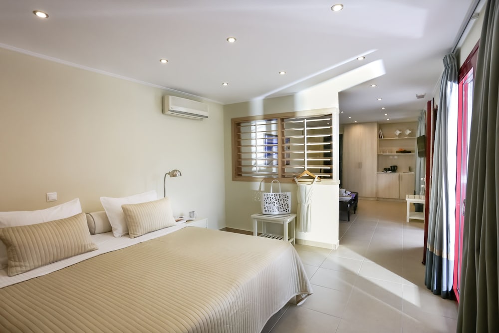 Junior Studio Suite, Garden View