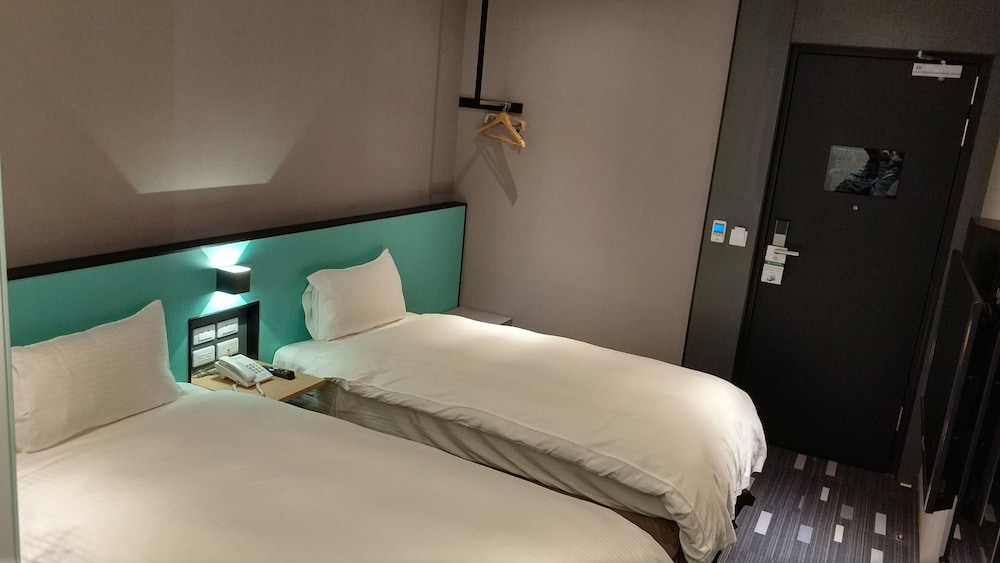 Business Twin Room (With Window)