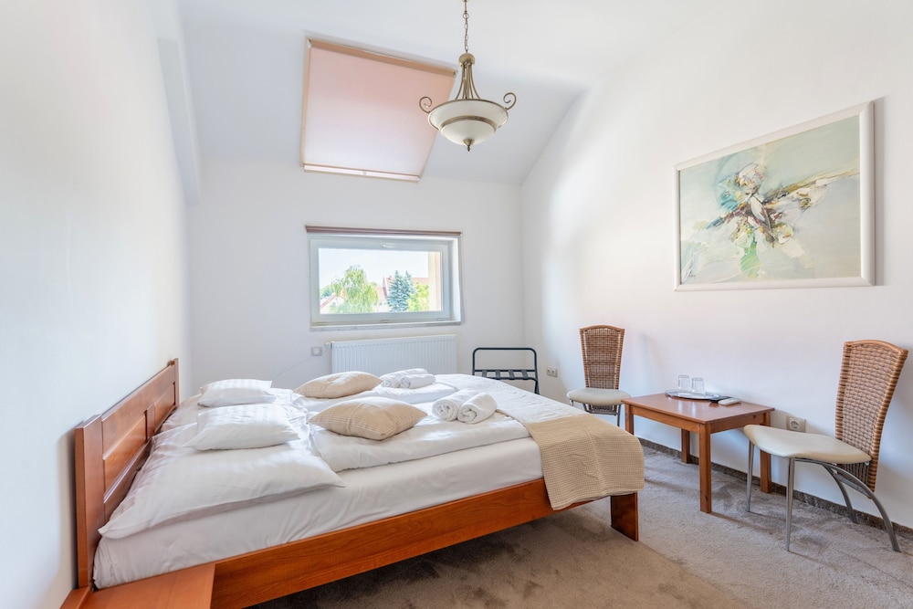 Standard Double or Twin Room, Courtyard View