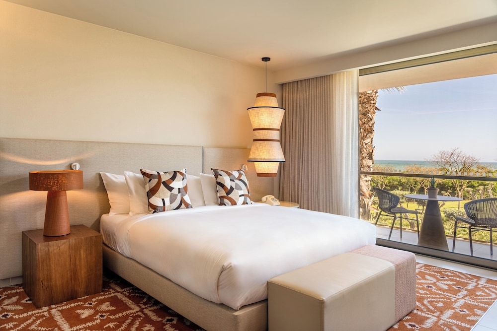 Premium Room, 1 King Bed, Sea View - Photo 6