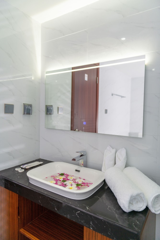 Deluxe Double Room - Photo 26