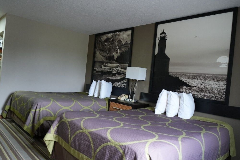Standard Single Room, 2 Queen Beds
