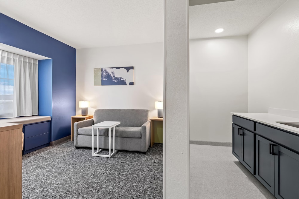 Suite, Multiple Beds photo 3