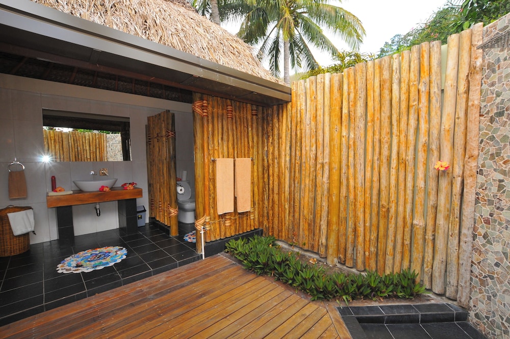 Beachfront Bure photo 2