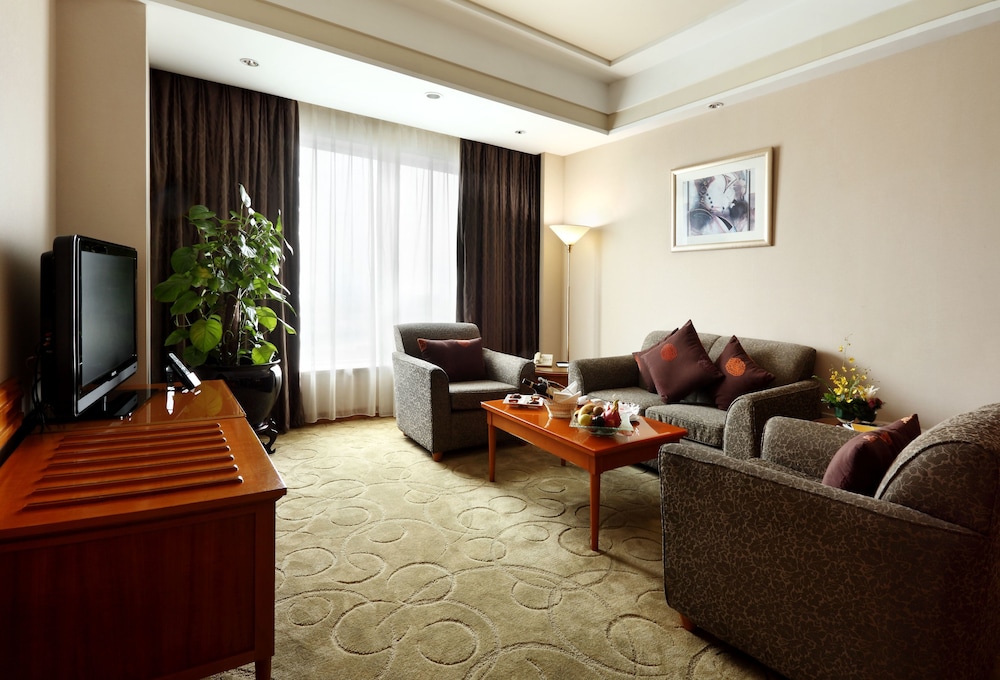 Deluxe King Room photo 2