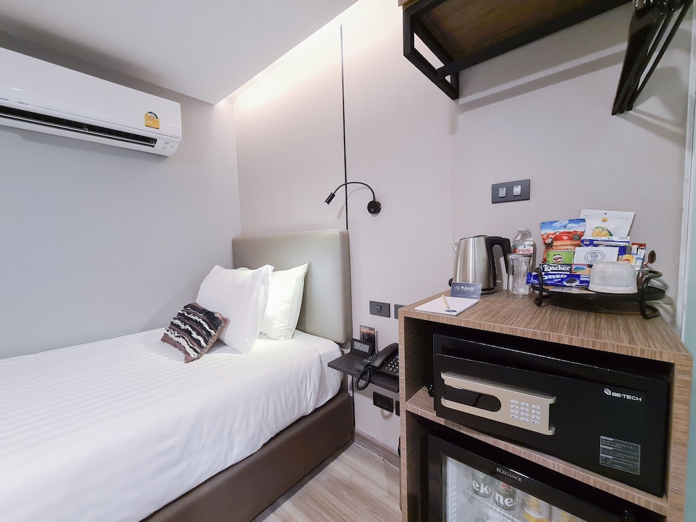 Compact Standard Room photo 2