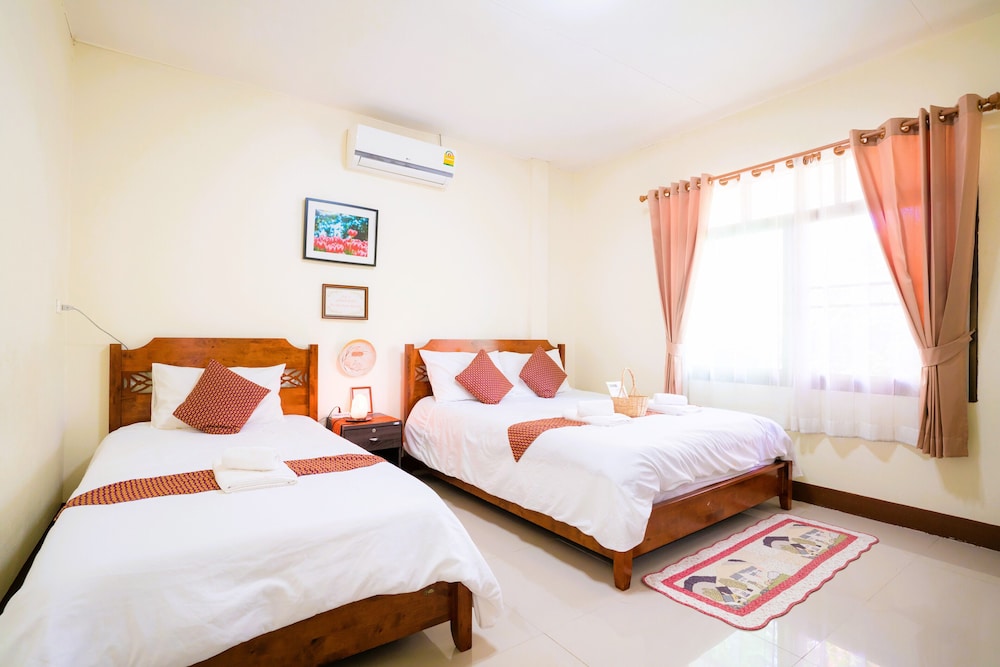 2 Bedroom House photo 2