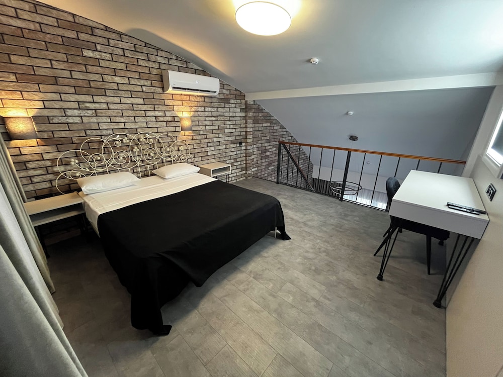 Duplex photo 2